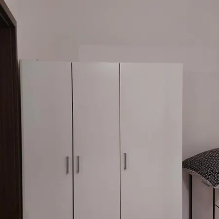 Apartman Z Ogrodkiem *