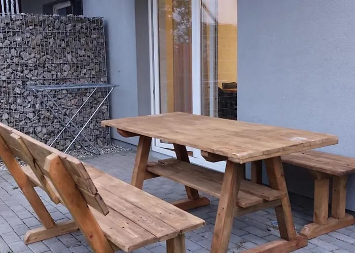 Z Ogrodkiem ז'שוב